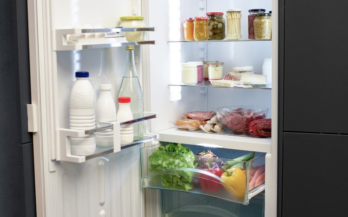 Illustration Aufbewahrung Lebensmittel im Kühlschrank